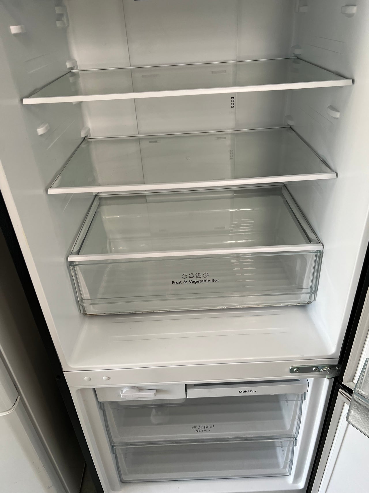 Factory second HISENSE 453L BOTTOM MOUNT BLACK FRIDGE HR6BMFF453C, 4