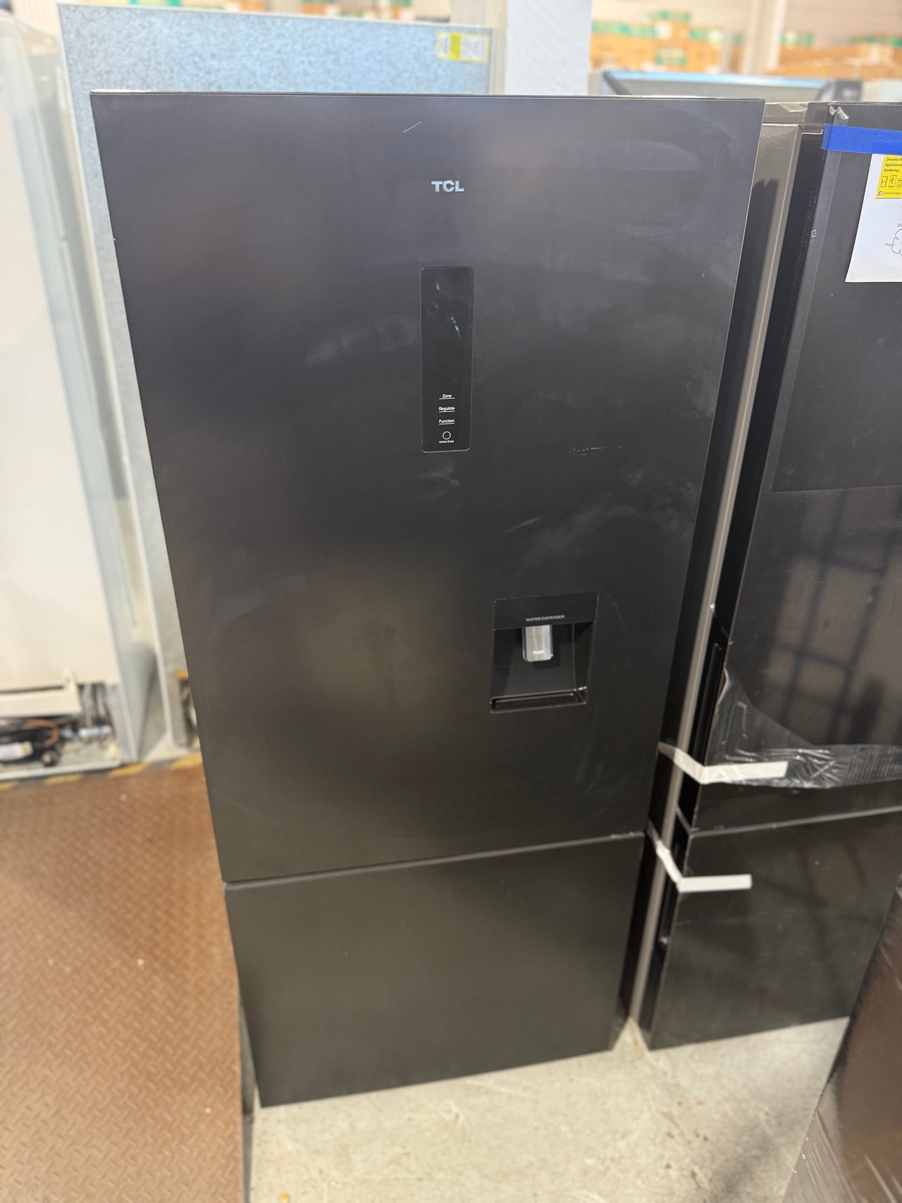 Factory second TCL 412L Bottom Mount Refrigerator – Black C440BFB