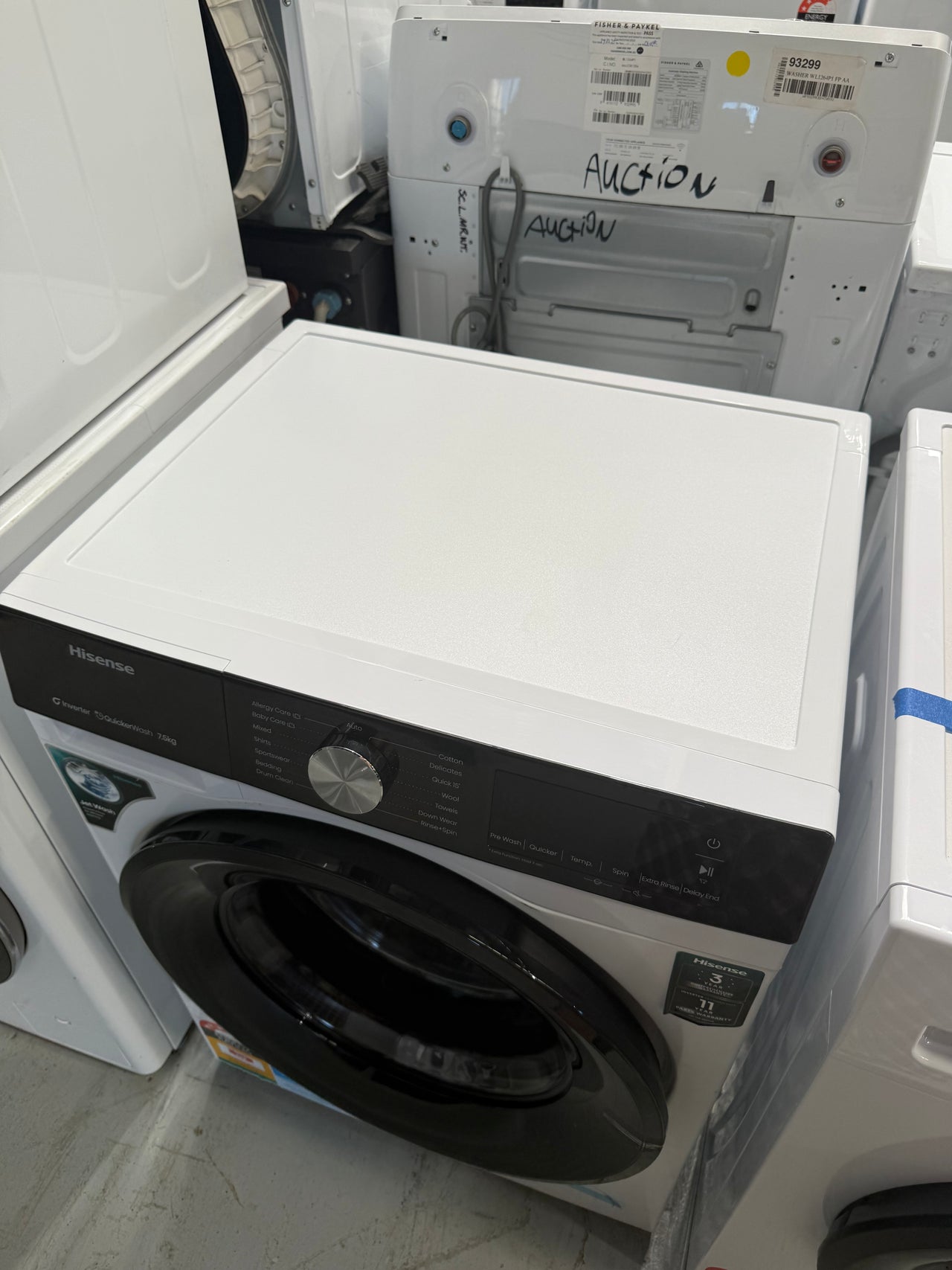 Factory second Hisense 7.5kg Series 3 Front Load Washing Machine HWFS7514S