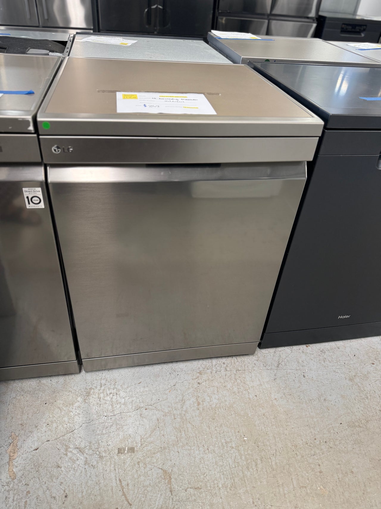 Factory second LG Stainless Steel QuadWash Dishwasher XD3A15NS