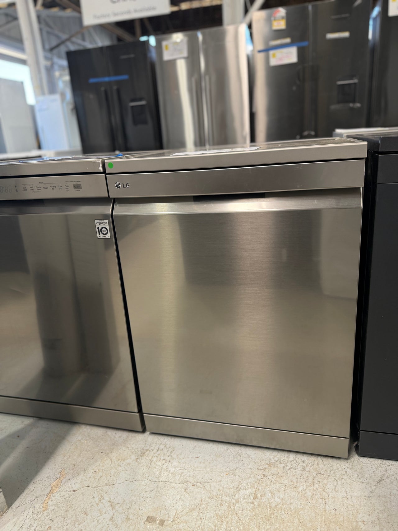 Factory second LG Stainless Steel QuadWash Dishwasher XD3A15NS