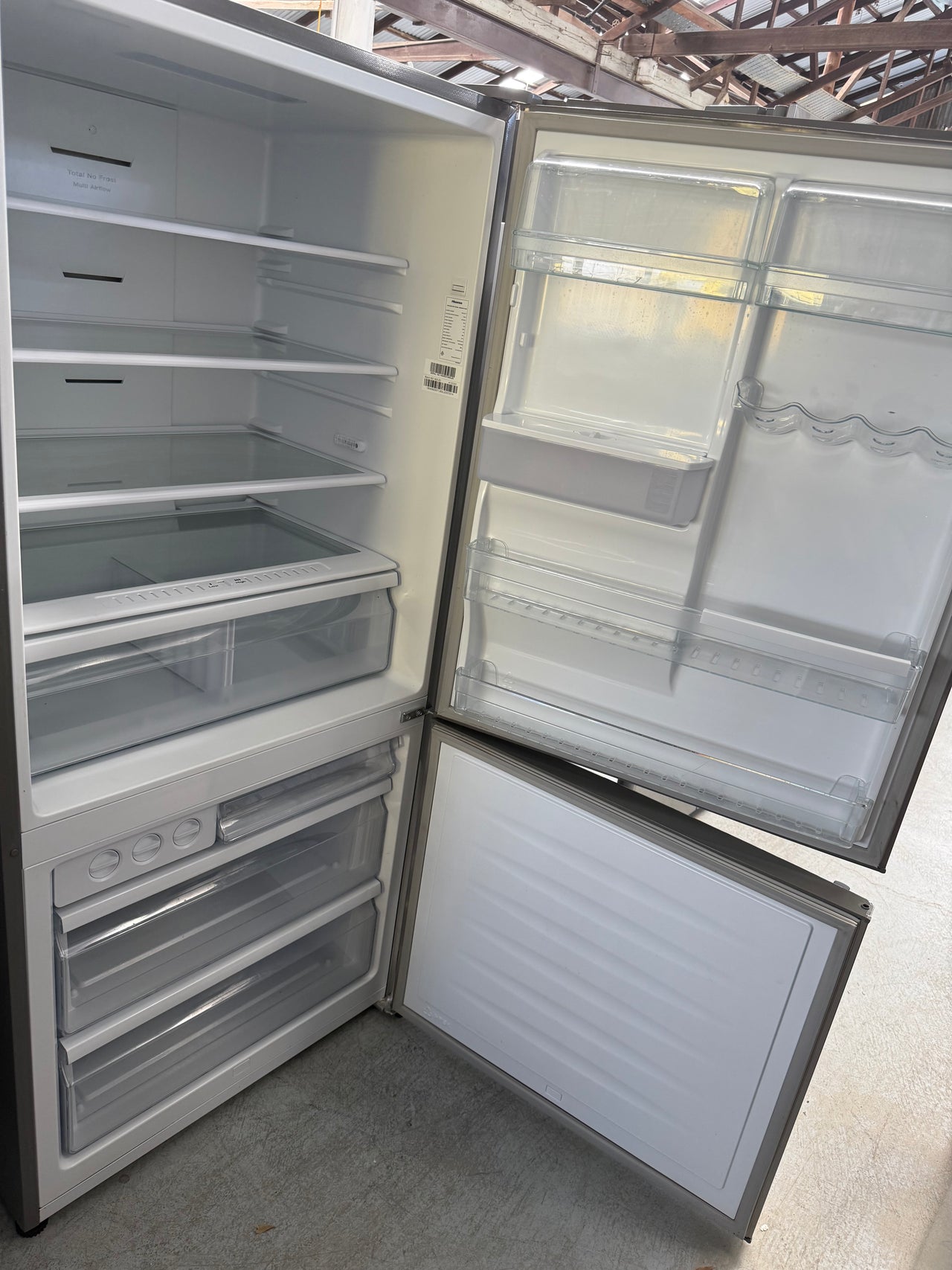 Factory second Hisense 514L Bottom Mount Fridge model: HR6BMFF514SW - Second Hand Appliances Geebung