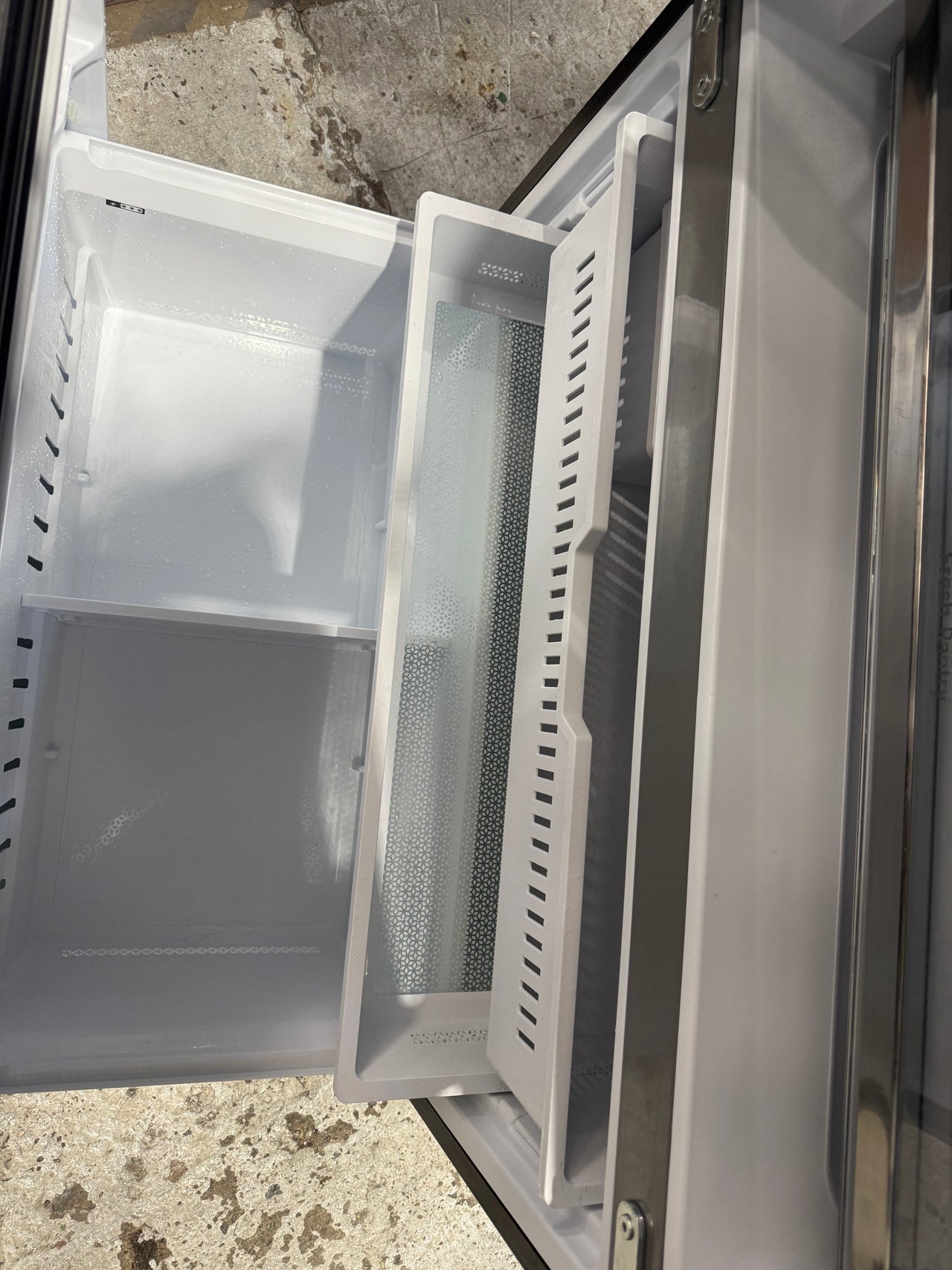 Factory Second Hisense 634L French Door Refrigerator – Black (HRFD634BW)