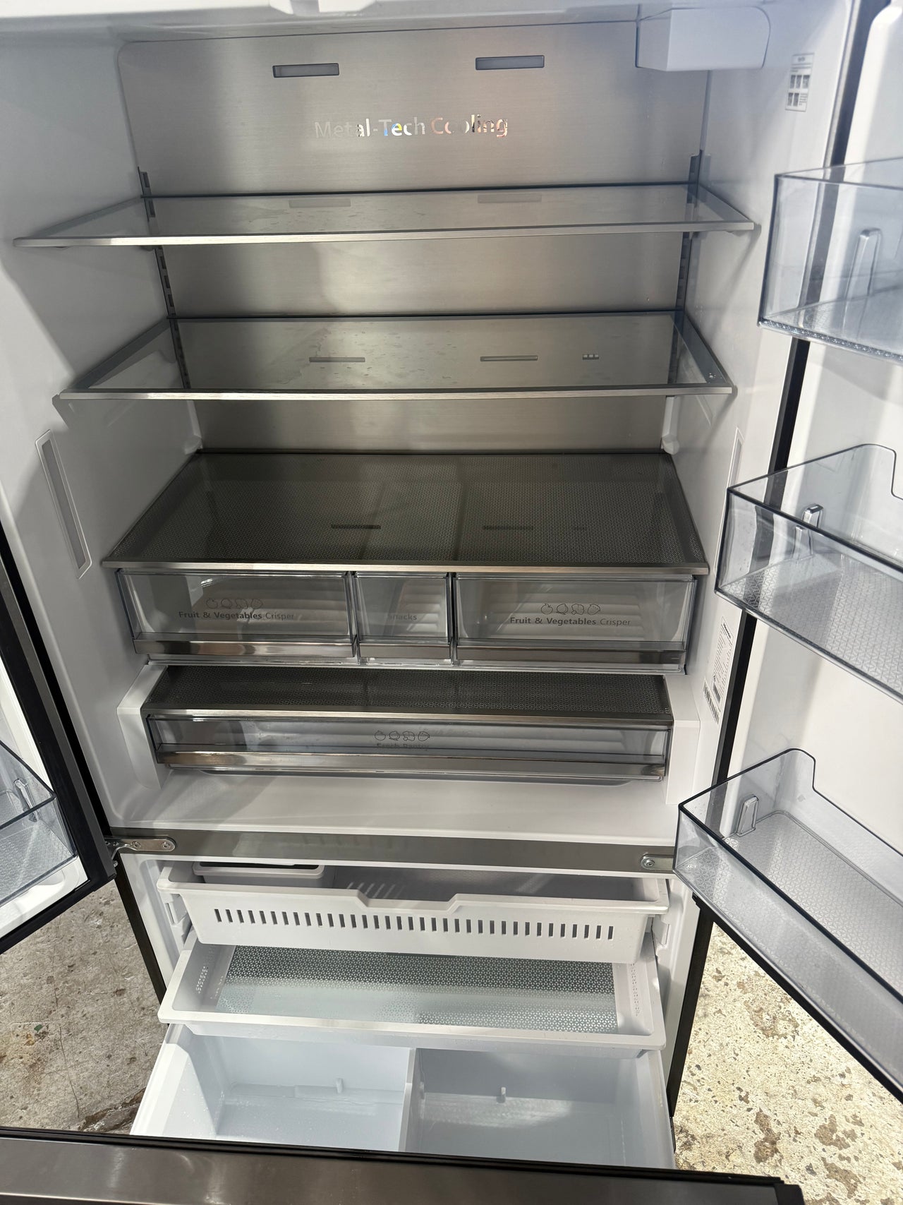 Factory Second Hisense 634L French Door Refrigerator – Black (HRFD634BW)