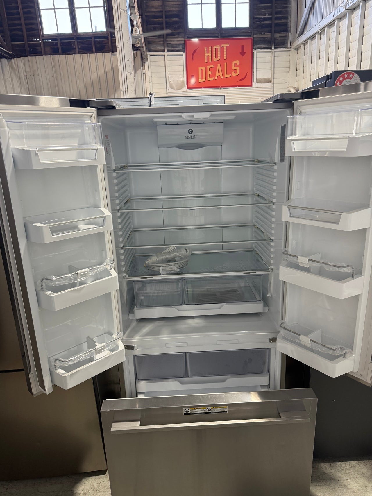 Factory second Fisher &Paykel 487L French Door Refrigerator RF522ADUX5