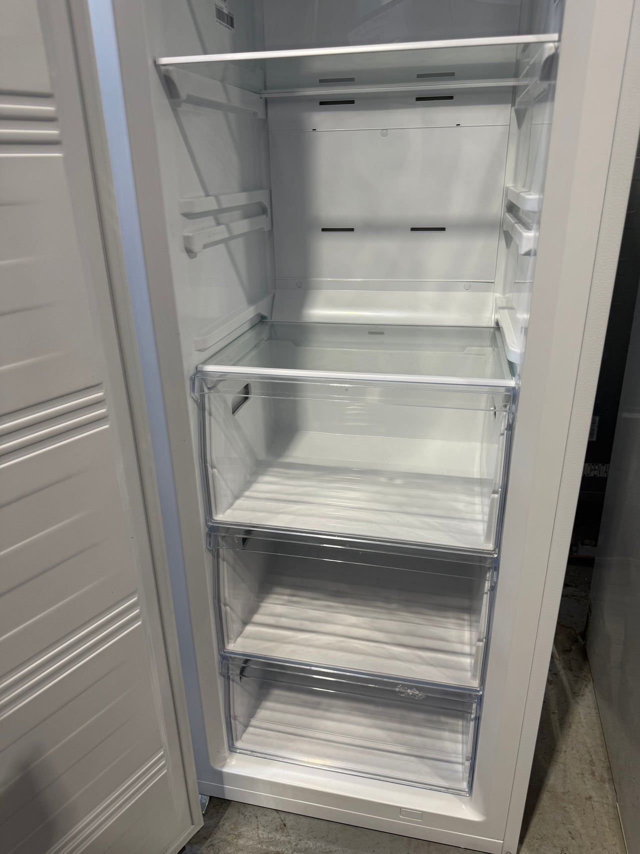 Factory second Hisense HRVF240 240L Hybrid Fridge/Freezer – White