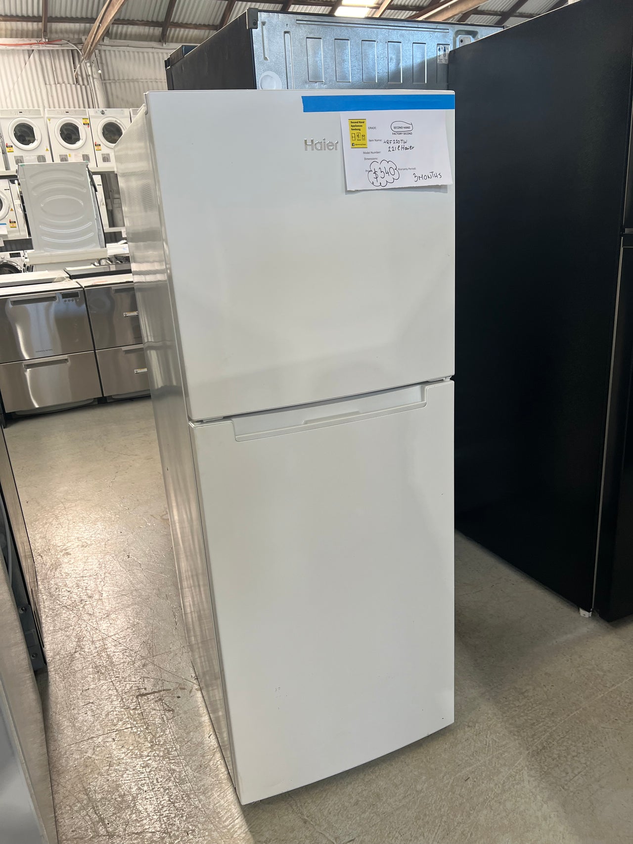 Haier 221l deals fridge freezer