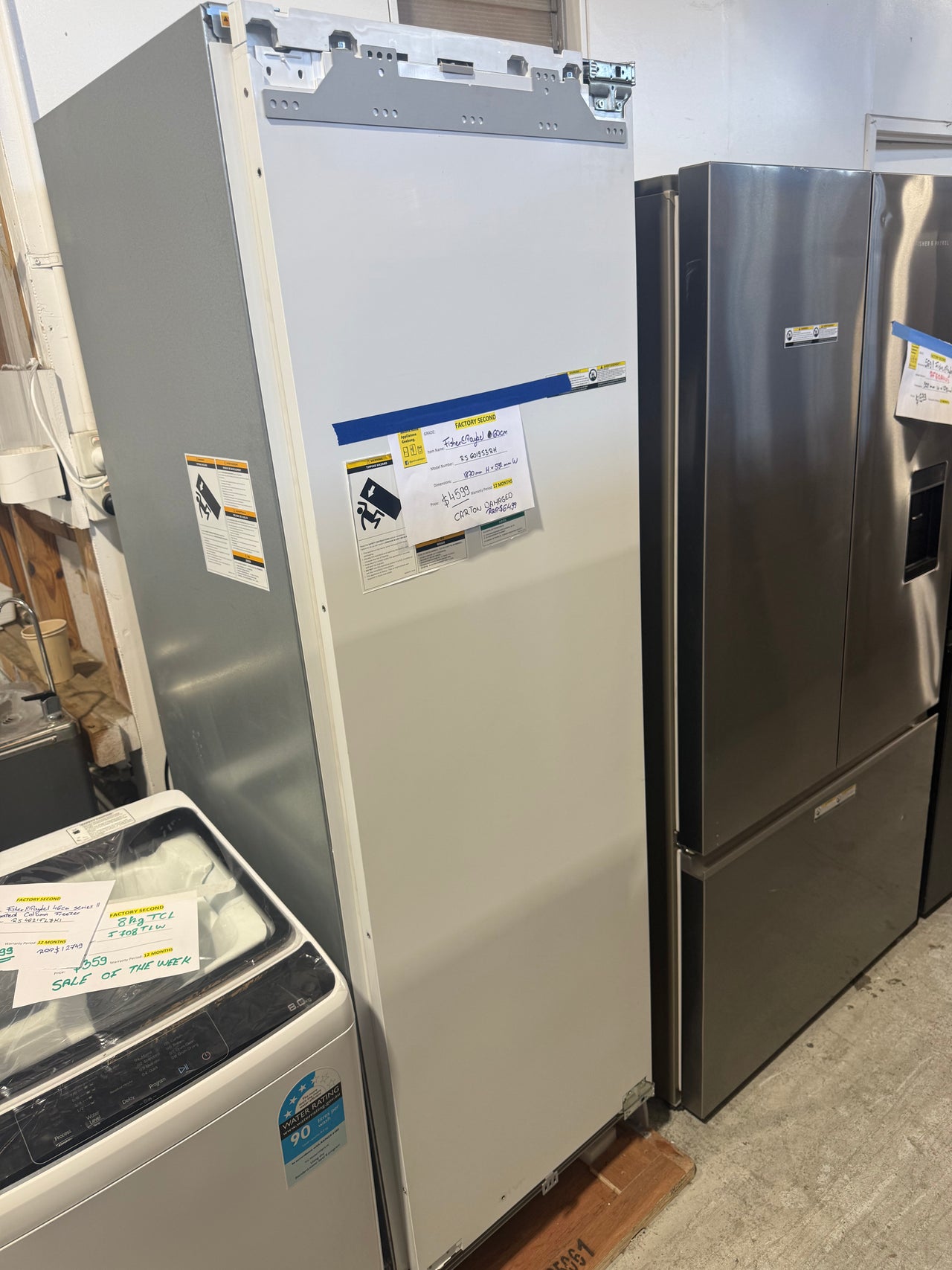Factory second Fisher & Paykel RS6019S3RH1 – 60cm Series 9 Integrated Triple Zone Refrigerator