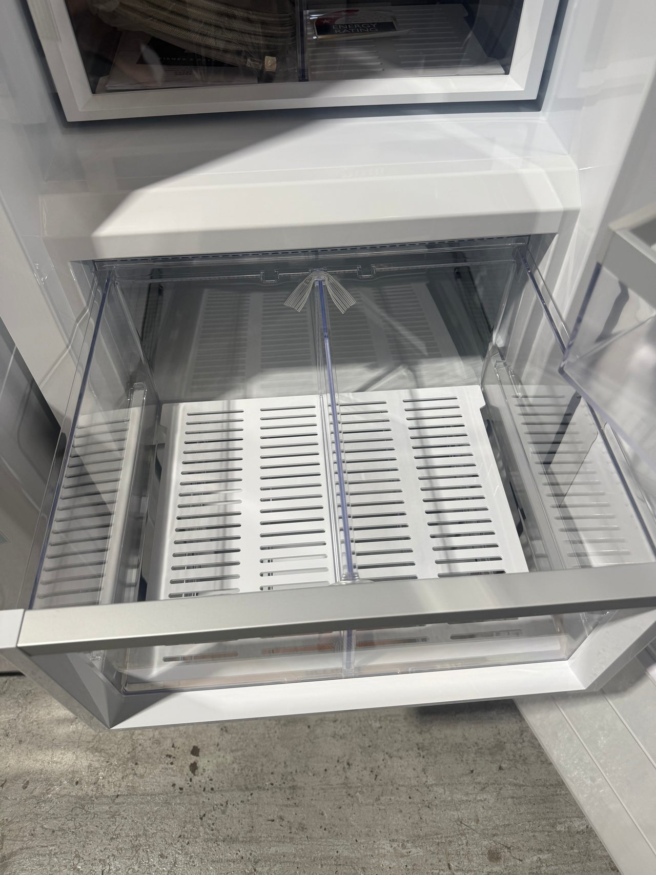 Factory second Fisher & Paykel RS6019S3RH1 – 60cm Series 9 Integrated Triple Zone Refrigerator