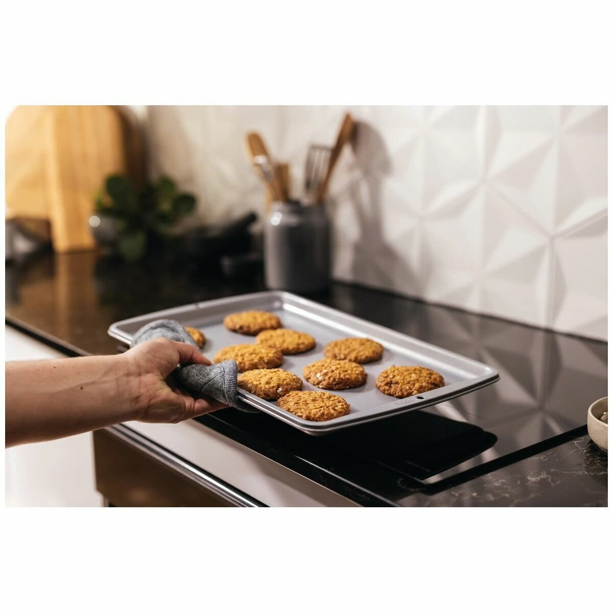 Factory second Haier 90cm 5-Zone Induction Cooktop with Flexi Zone – HCI905FTB3
