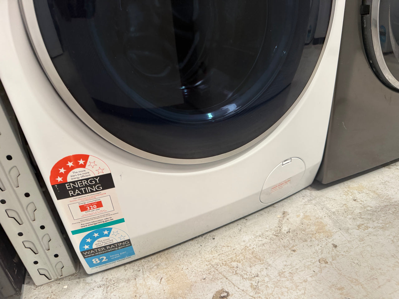 Second hand Electrolux EWF9024Q5WB – 9kg Front Load Washing Machine