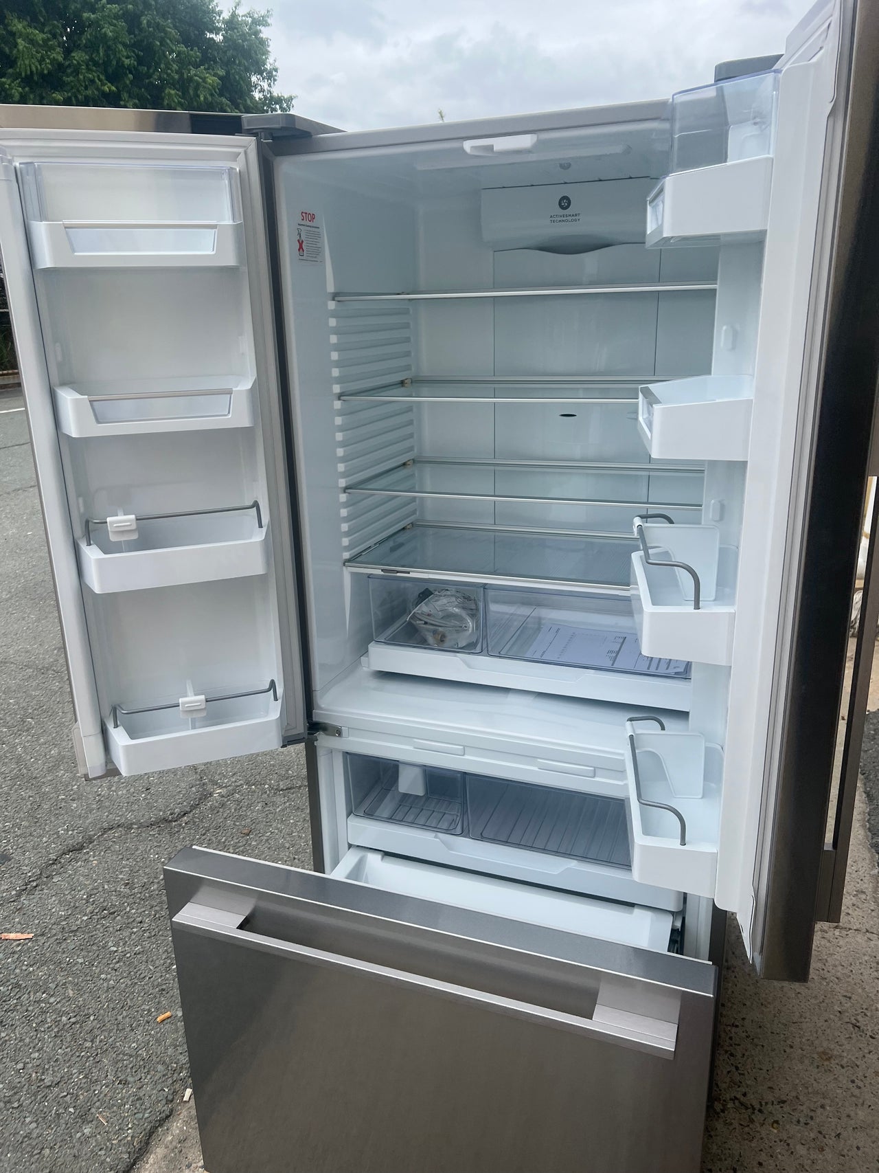 Transportation damaged Fisher&Paykel 487L French Door Refrigerator RF522ADUX5 - Second Hand Appliances Geebung