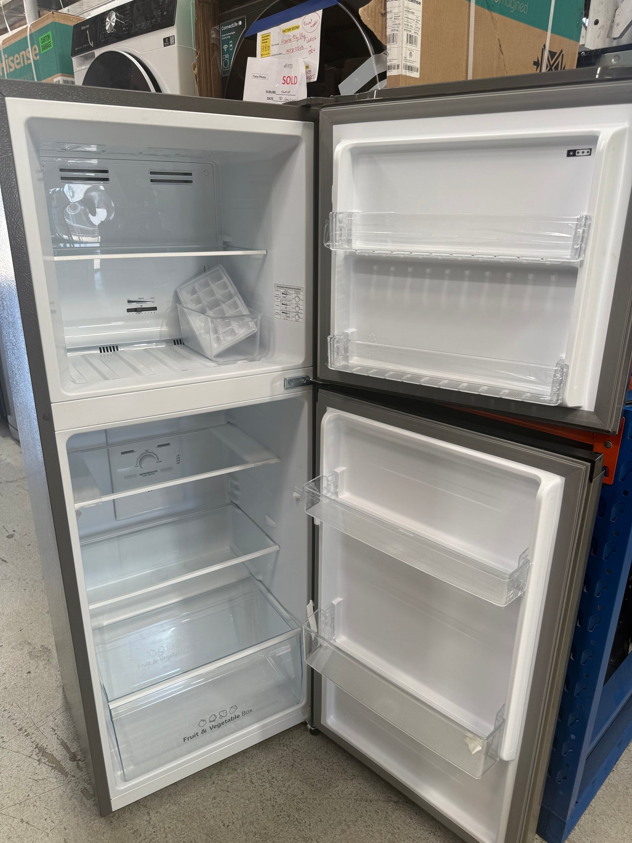 Factory second Hisense 205L Top Mount Fridge – HRTF206S