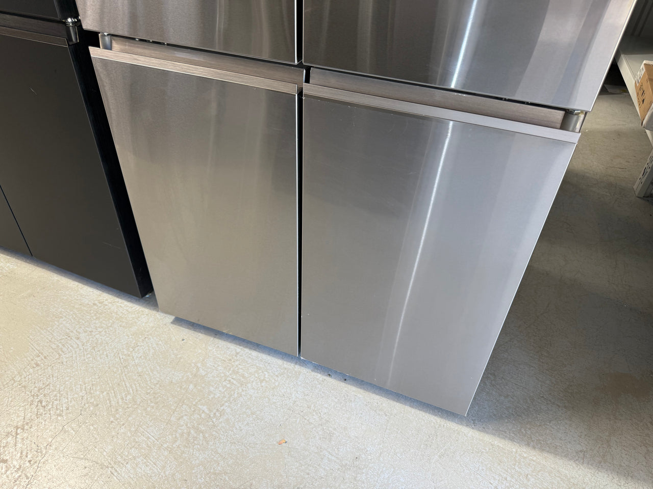 Factory Second Fisher & Paykel 605L Quad Door Refrigerator – Stainless Steel (RF730QNUVX1)