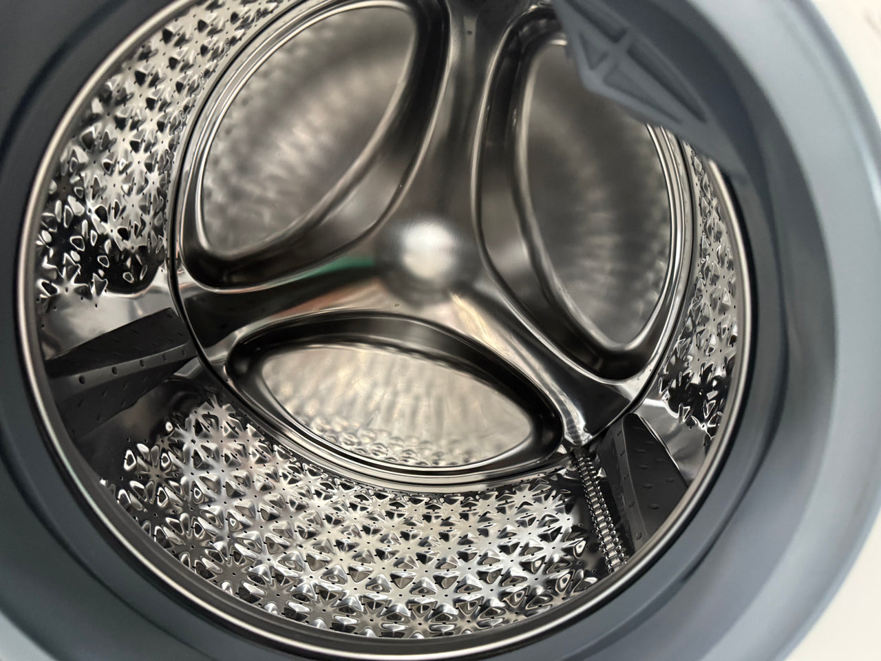 Second hand Hisense HWFM8012 8kg Front Load Washing Machine - Second Hand Appliances Geebung