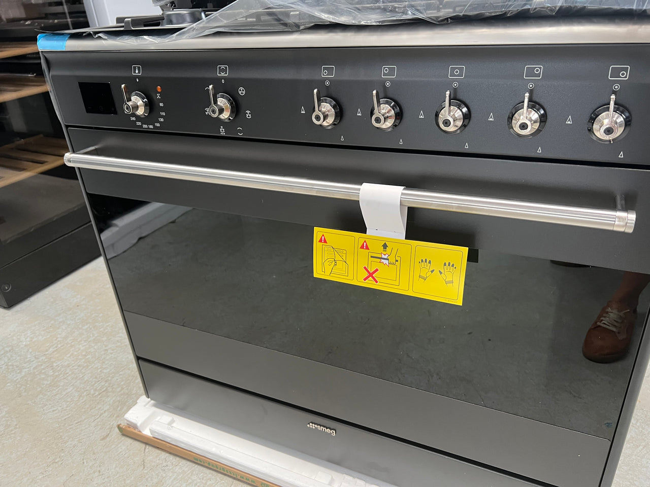 Transportation damaged Smeg 90cm Dual Fuel Upright Cooker Anthracite FS9606AS-1 - Second Hand Appliances Geebung