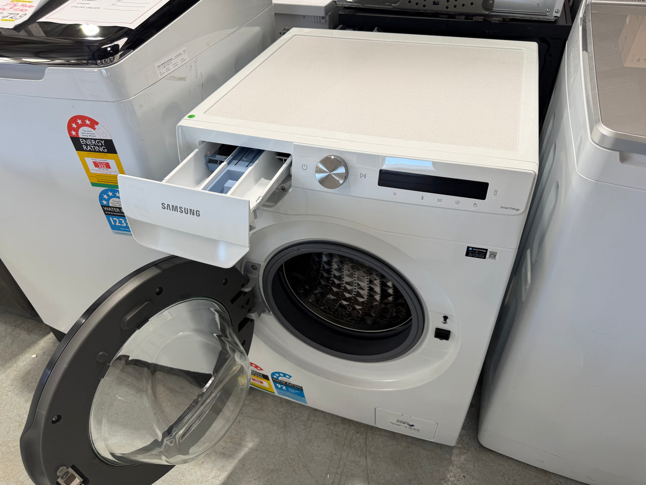 Transportation damaged Samsung 9kg Front Load Smart Washing Machine | WW90T504DAW