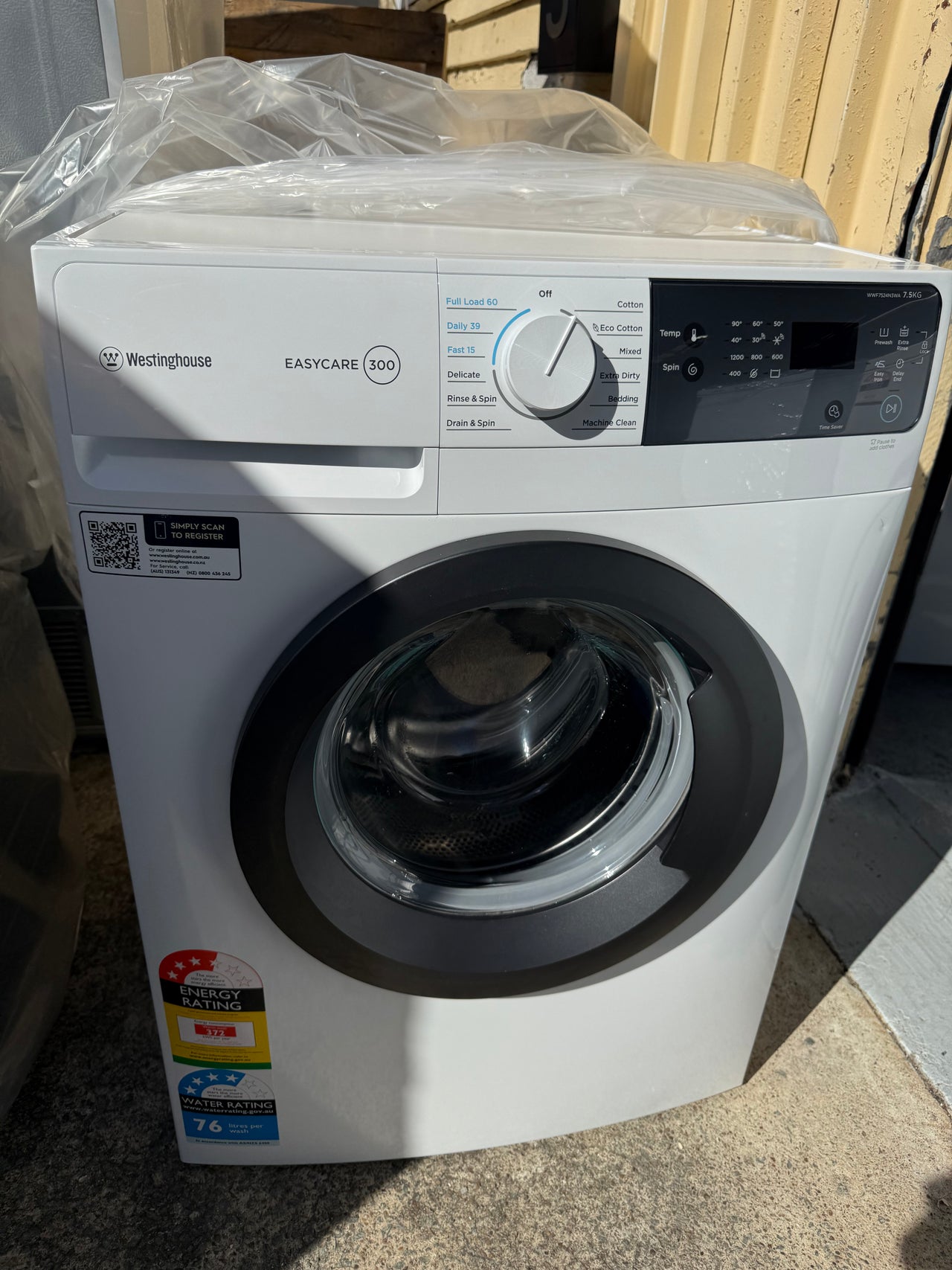 Factory second Westinghouse WWF7524N3WA 7.5kg 300 Series Front Load Washer