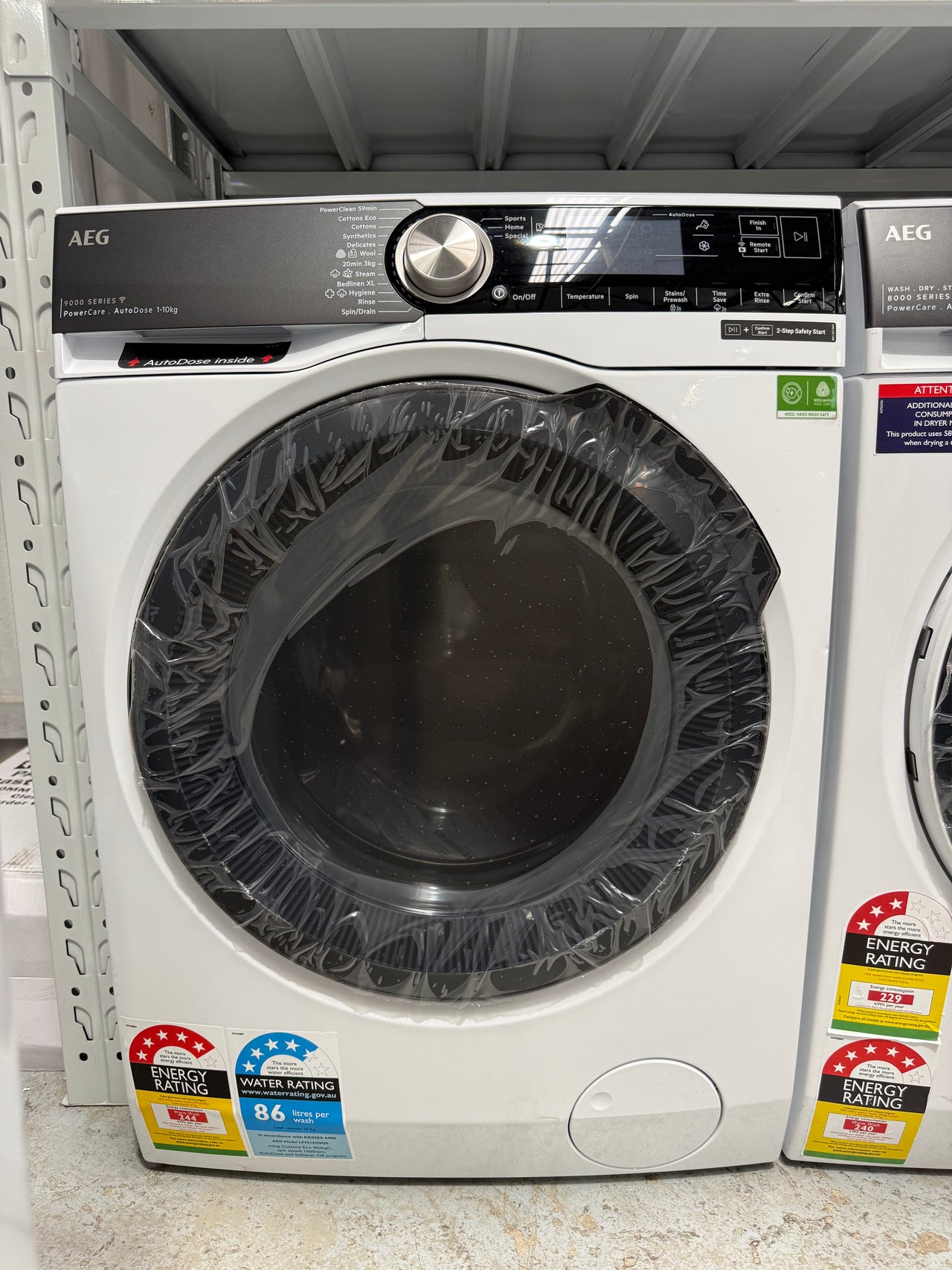 Factory second AEG 9000 Series 10kg Front Load Washing Machine – White LF951608Q