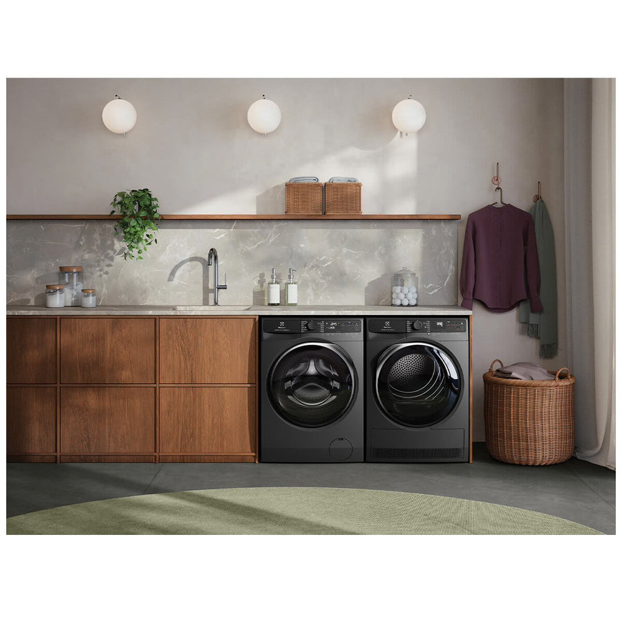 Factory second Electrolux 9kg Heat Pump Clothes Dryer Dark Onyx EDH903R7SC