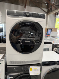 Thumbnail for Factory second Electrolux UltimateCare Plus 8kg Heat Pump Dryer – White EDH812R7WC