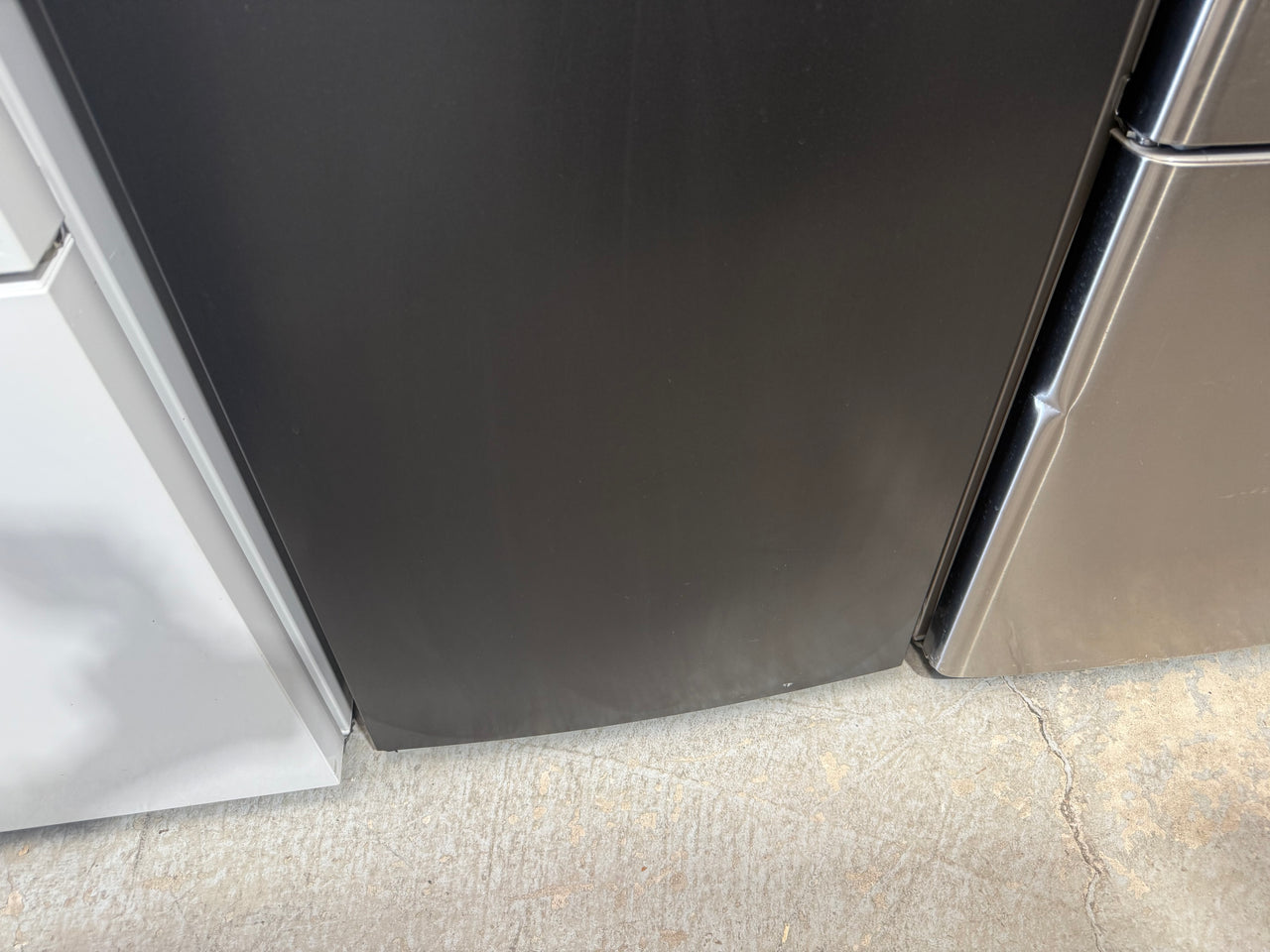 Factory second Haier HVF325DC 285-liter vertical freezer