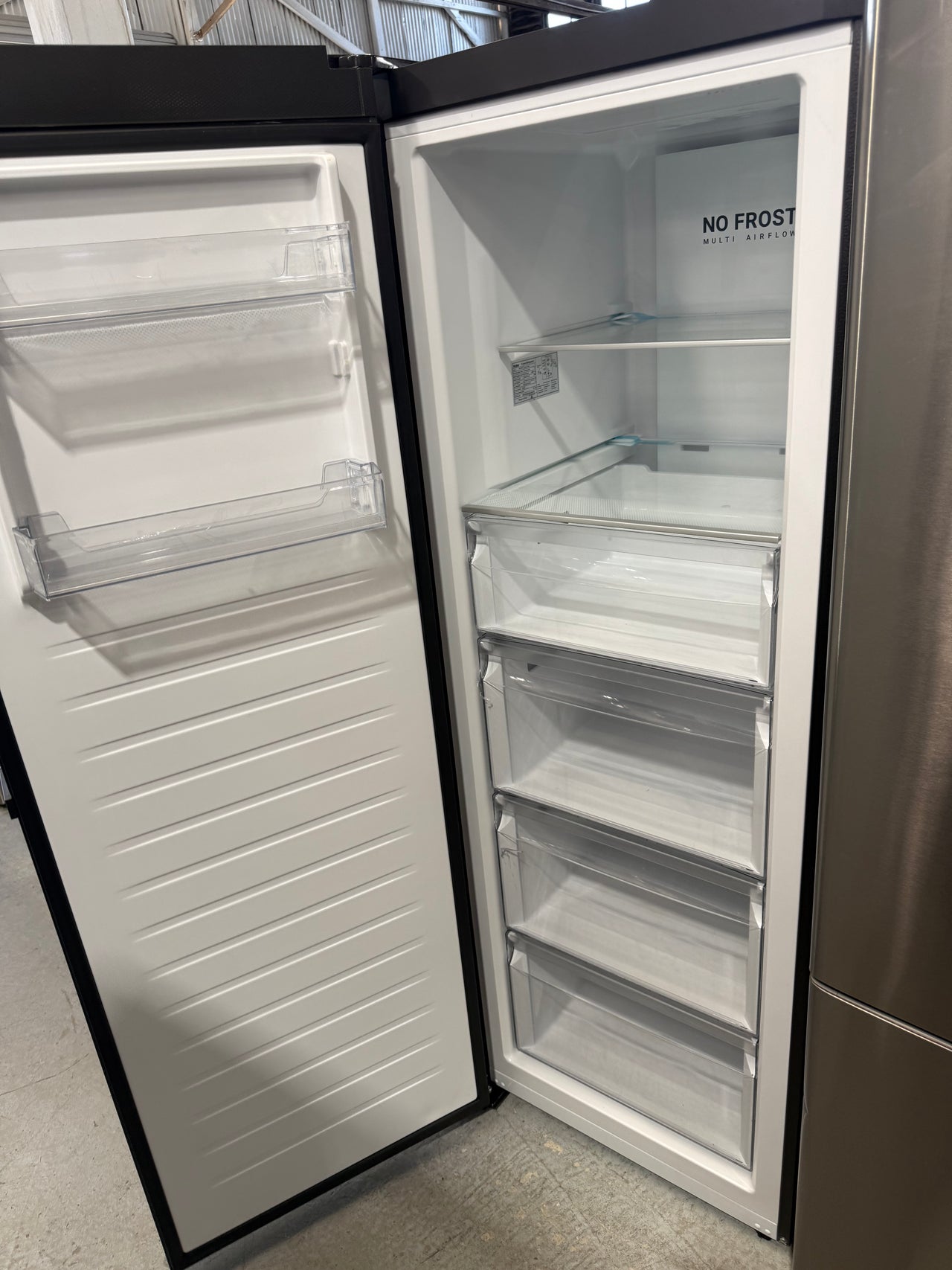 Factory second Haier HVF325DC 285-liter vertical freezer