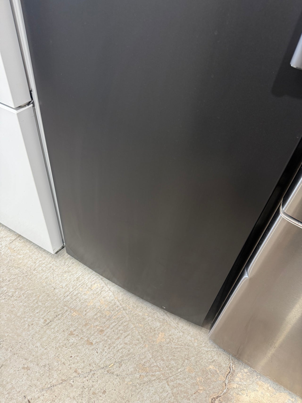 Factory second Haier HVF325DC 285-liter vertical freezer