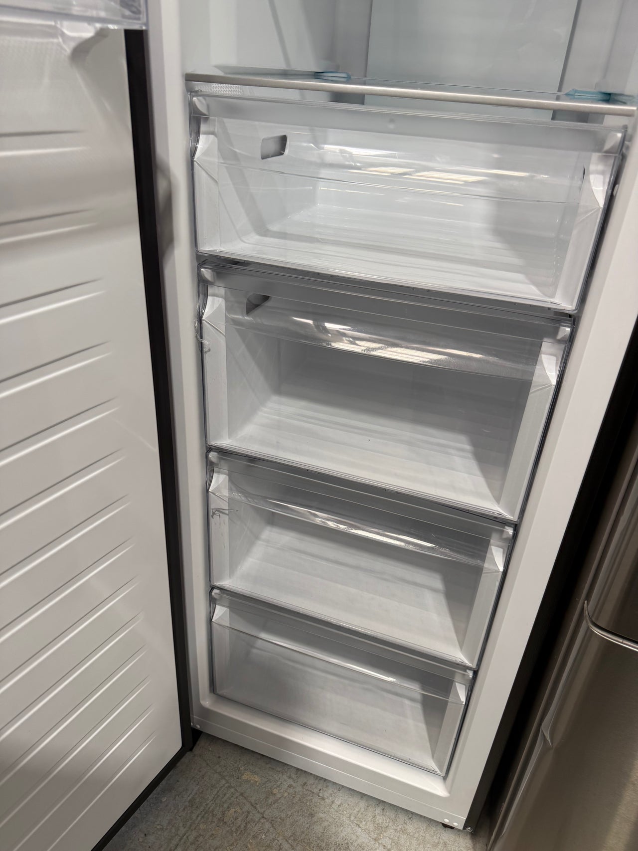 Factory second Haier HVF325DC 285-liter vertical freezer