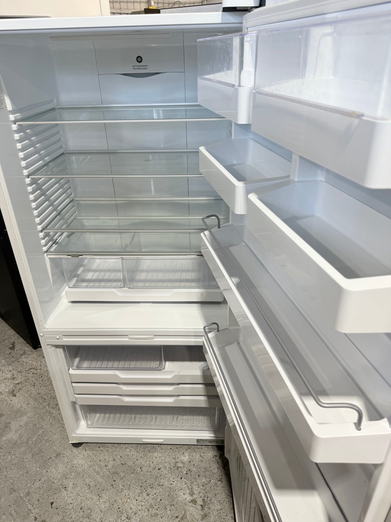 Second hand Fisher & Paykel 494L Bottom Mount Fridge – White (RF522BRPW6) with 12 months warranty