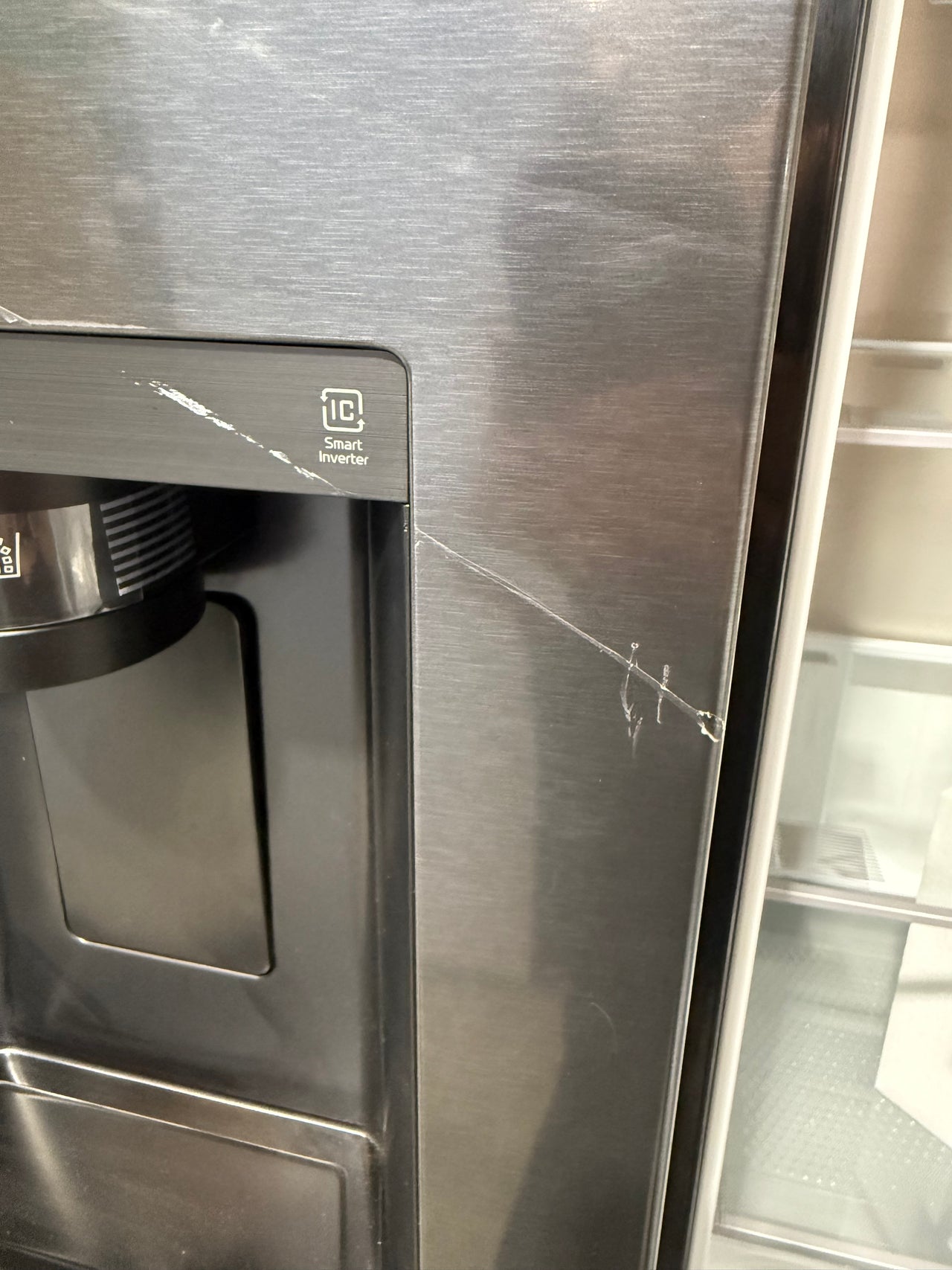 Transportation damaged LG 635L Side-by-Side Fridge with Plumbed Ice & Water – Matte Black (GS-L600MBL)