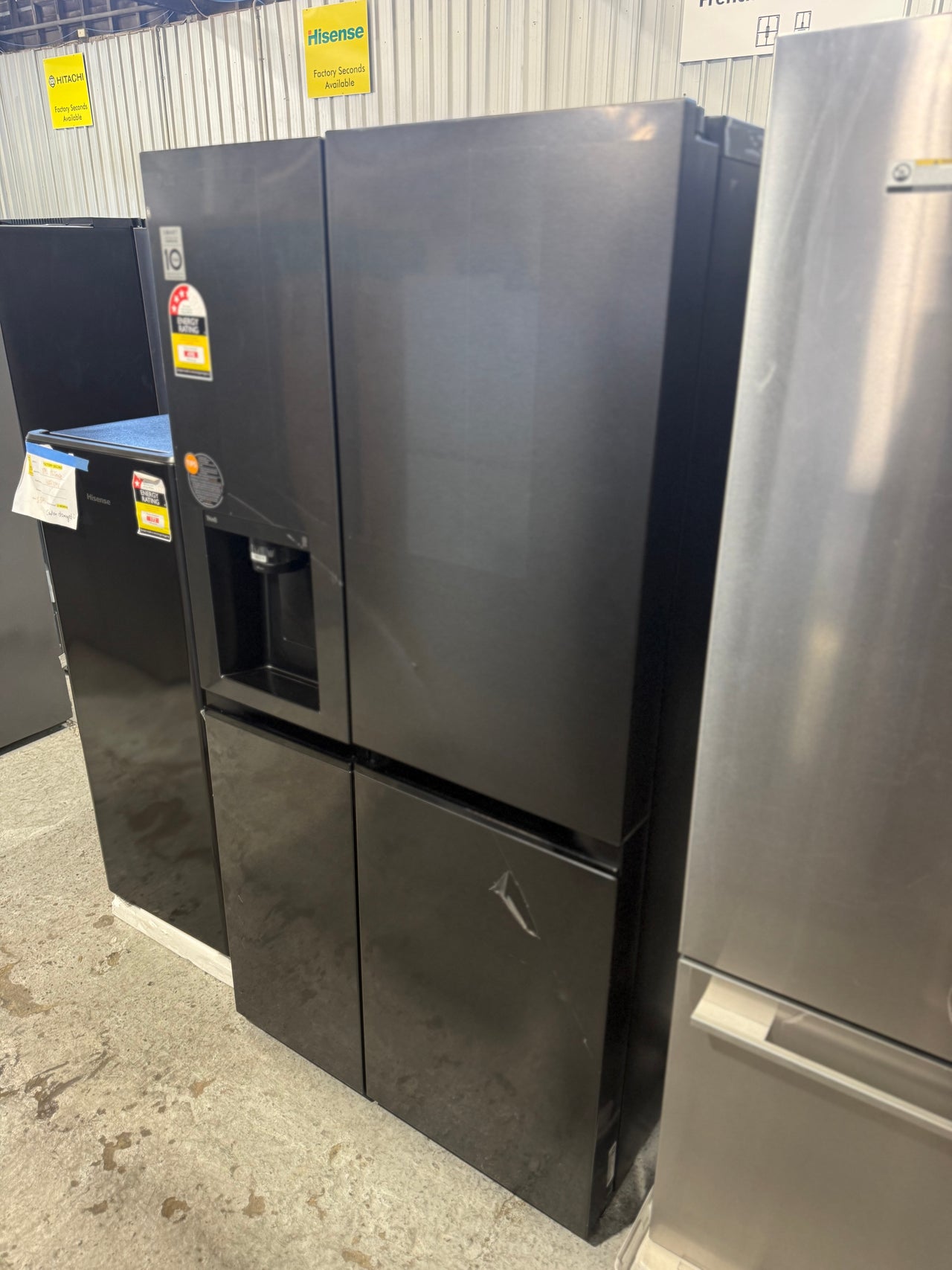 Transportation damaged LG 635L Side-by-Side Fridge with Plumbed Ice & Water – Matte Black (GS-L600MBL)