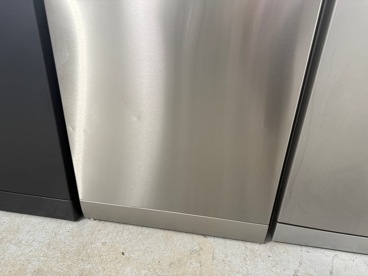 Transportation damaged Westinghouse Freestanding Dishwasher WSF6606XA - Second Hand Appliances Geebung