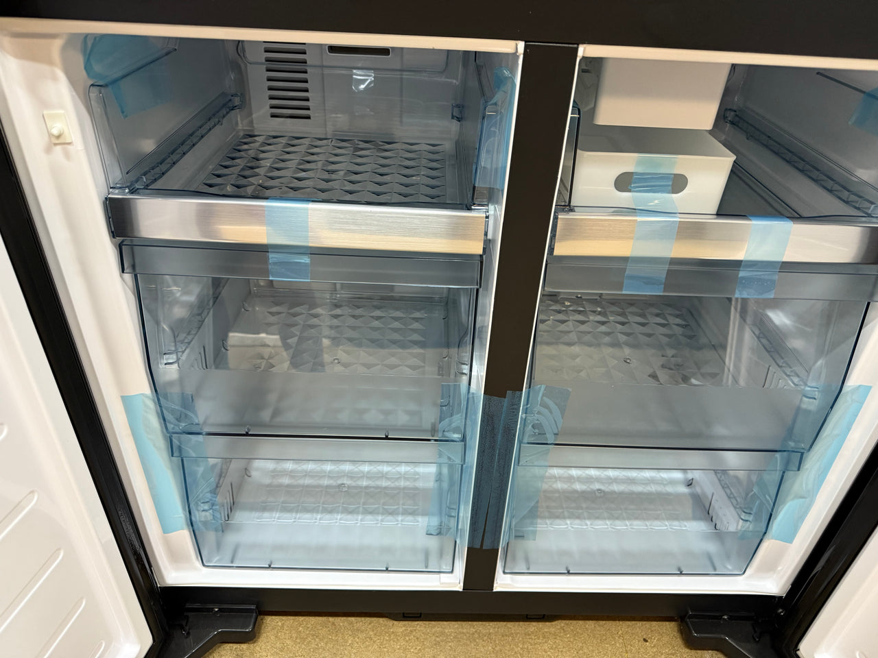 Factory second/Carton damaged HITACHI 638L FRENCH DOOR INVERTER FRIDGE - MIRROR GLASS - Second Hand Appliances Geebung