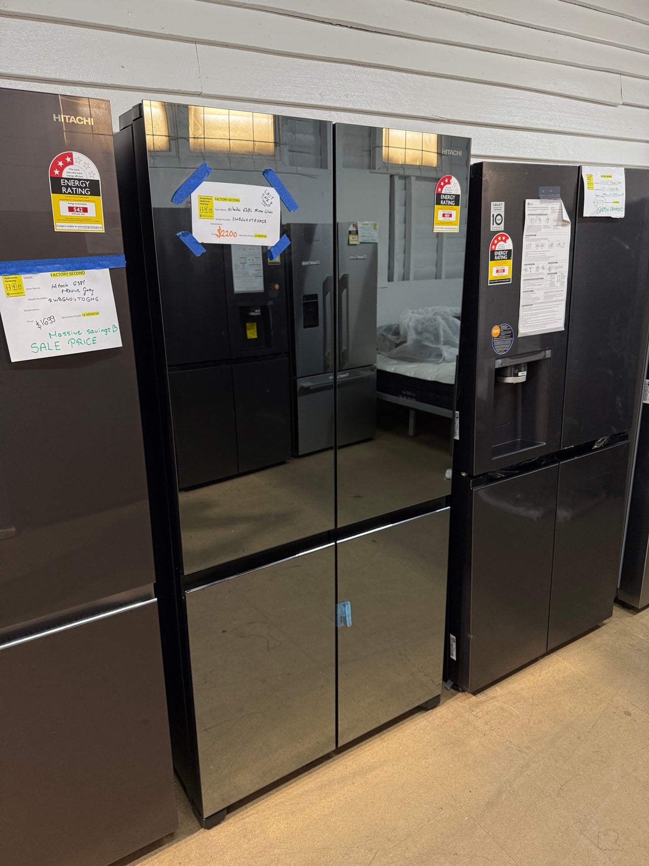 Factory second/Carton damaged HITACHI 638L FRENCH DOOR INVERTER FRIDGE - MIRROR GLASS - Second Hand Appliances Geebung