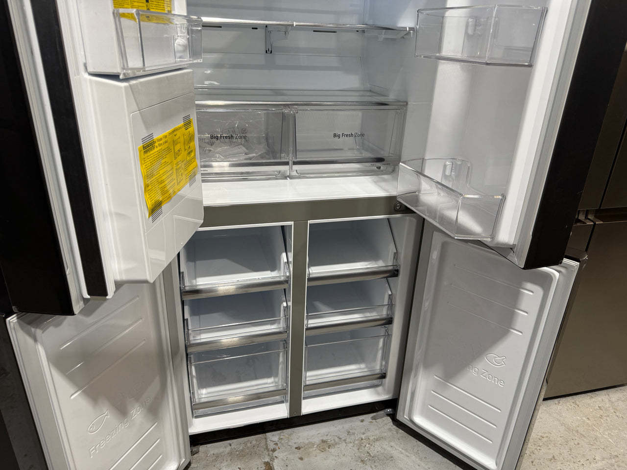 Transportation damaged LG 506L French Door Refrigerator  Model: GF-L570MBL