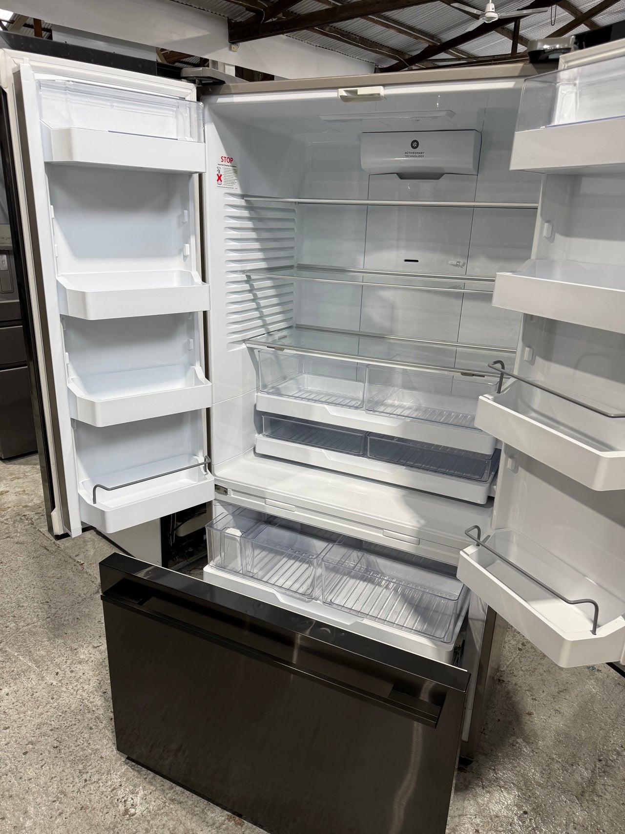 Factory second Fisher & Paykel 569L French Door Fridge Model: RF610ADUB5 - Second Hand Appliances Geebung