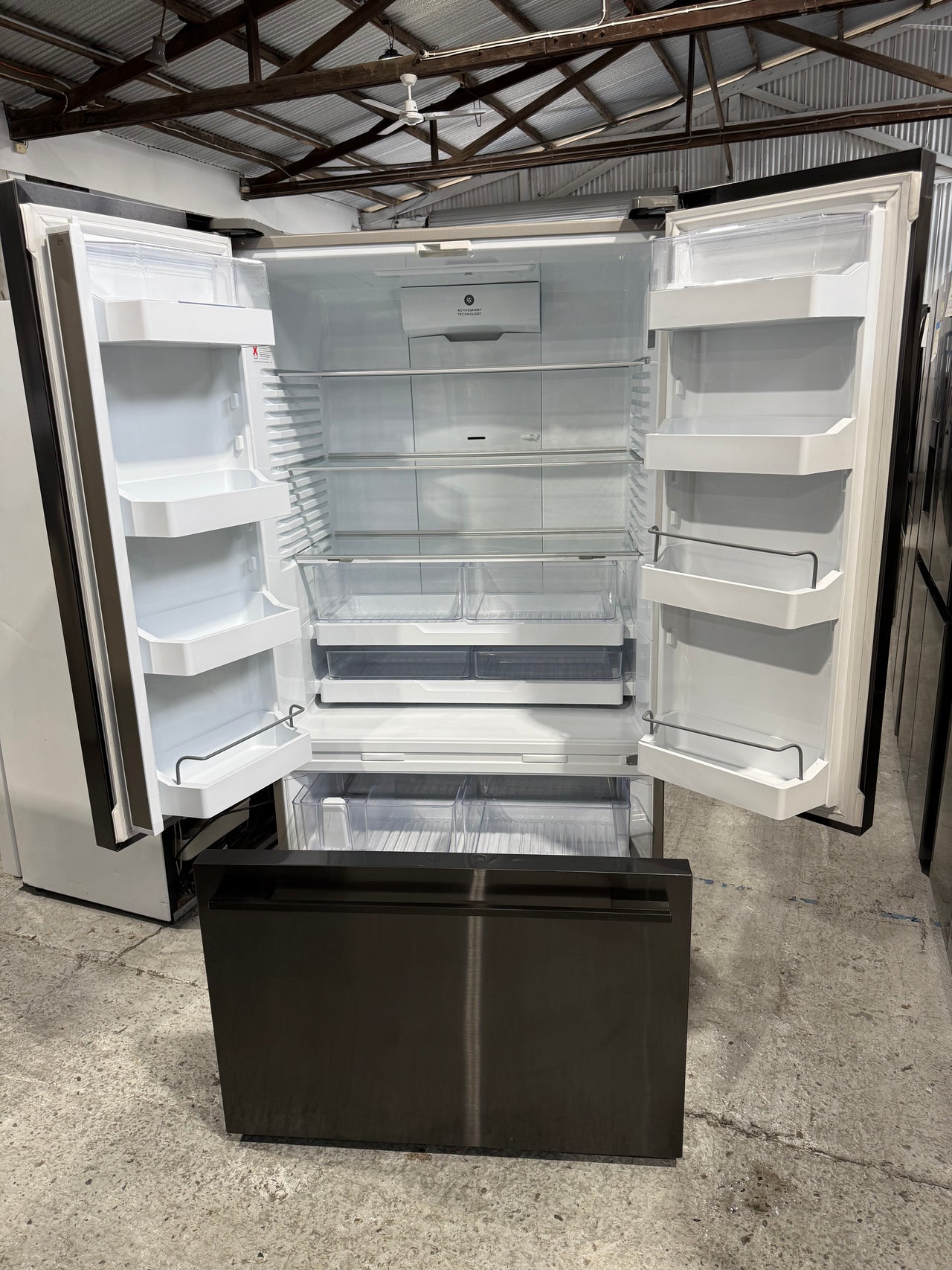 Factory second Fisher & Paykel 569L French Door Fridge Model: RF610ADUB5 - Second Hand Appliances Geebung