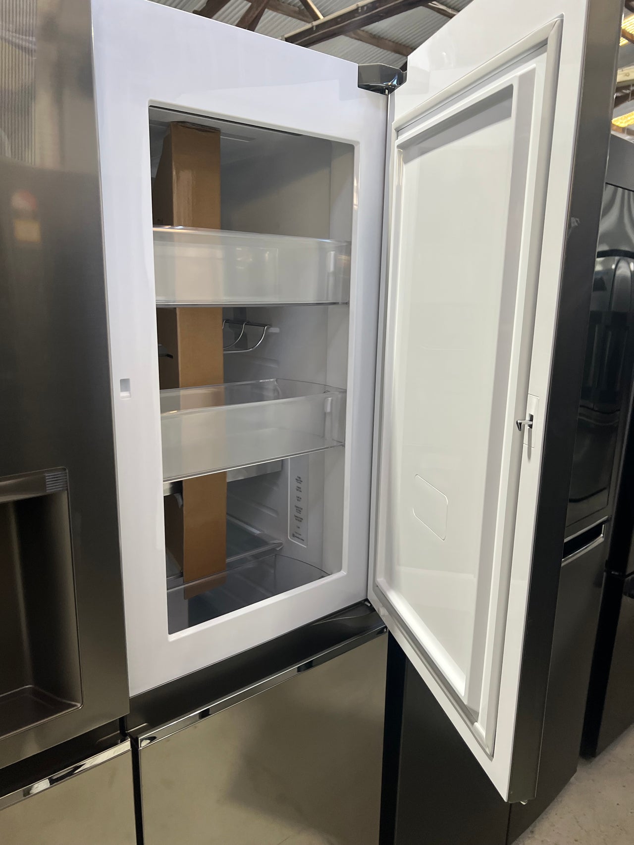 Transportation damaged LG 635L Side By Side Refrigerator in Stainless Finish  Model:GS-D635PLC - Second Hand Appliances Geebung