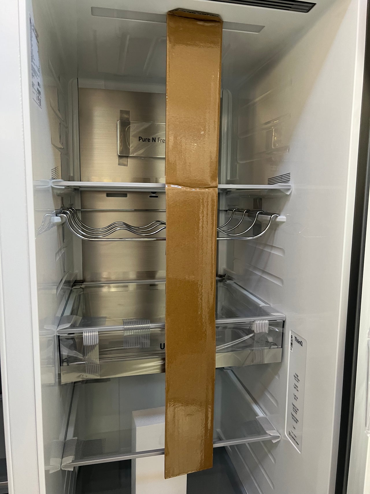 Transportation damaged LG 635L Side By Side Refrigerator in Stainless Finish  Model:GS-D635PLC - Second Hand Appliances Geebung