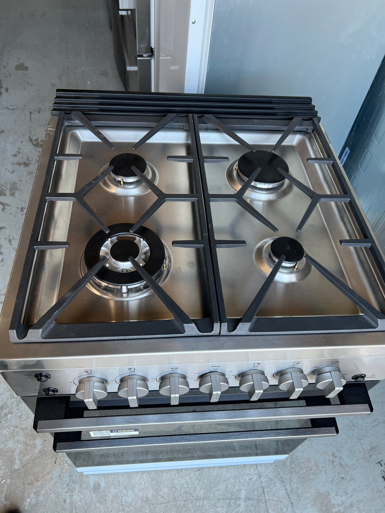 Factory second Westinghouse 60cm Freestanding Natural Gas Oven/Stove WFG612SCNG - Second Hand Appliances Geebung