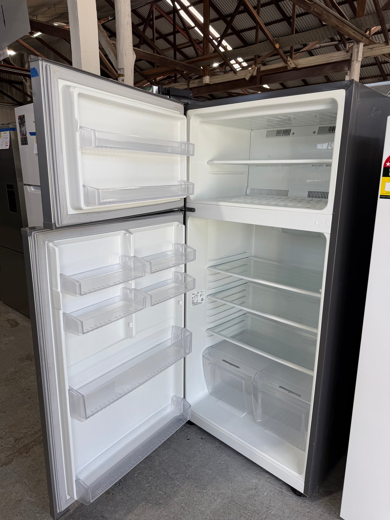 Second hand 520l Kelvinator top mounted refrigerator KTM5200MB