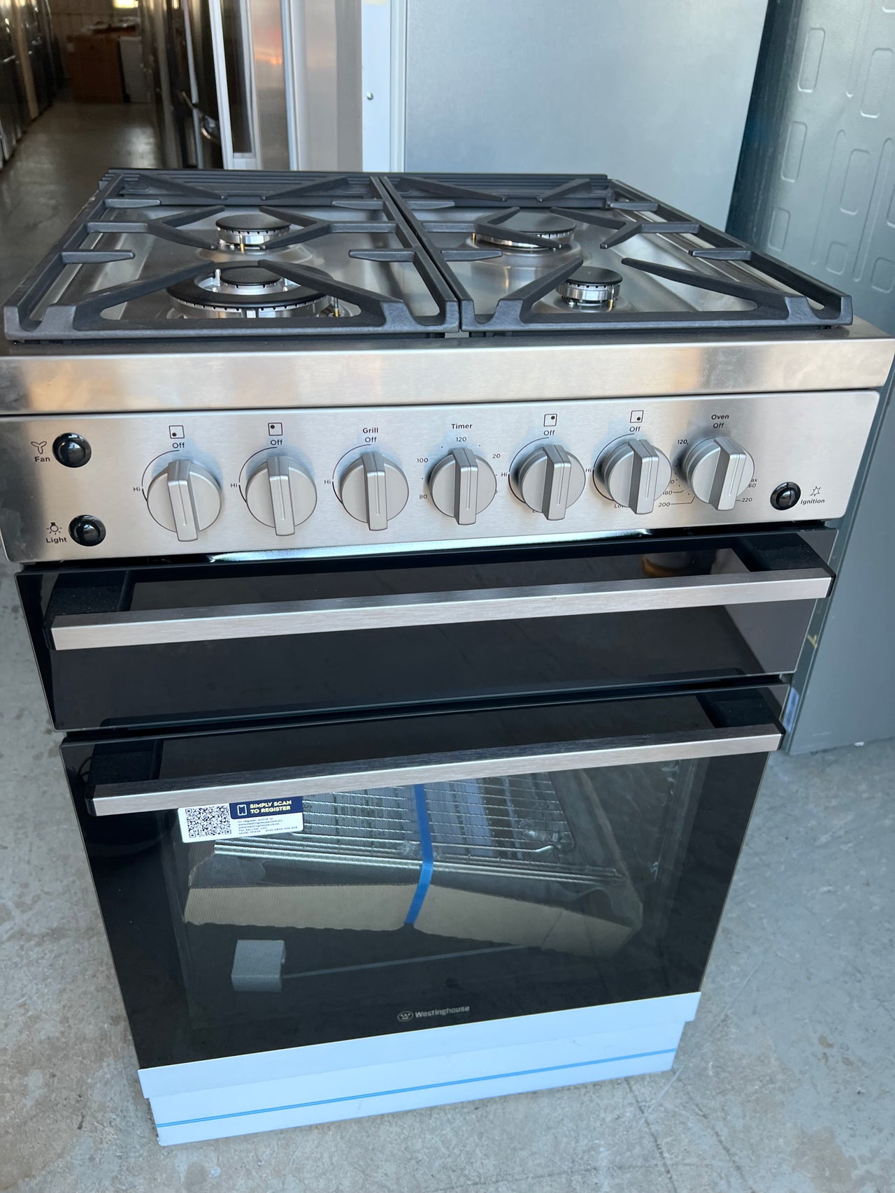 Factory second Westinghouse 60cm Freestanding Natural Gas Oven/Stove WFG612SCNG - Second Hand Appliances Geebung
