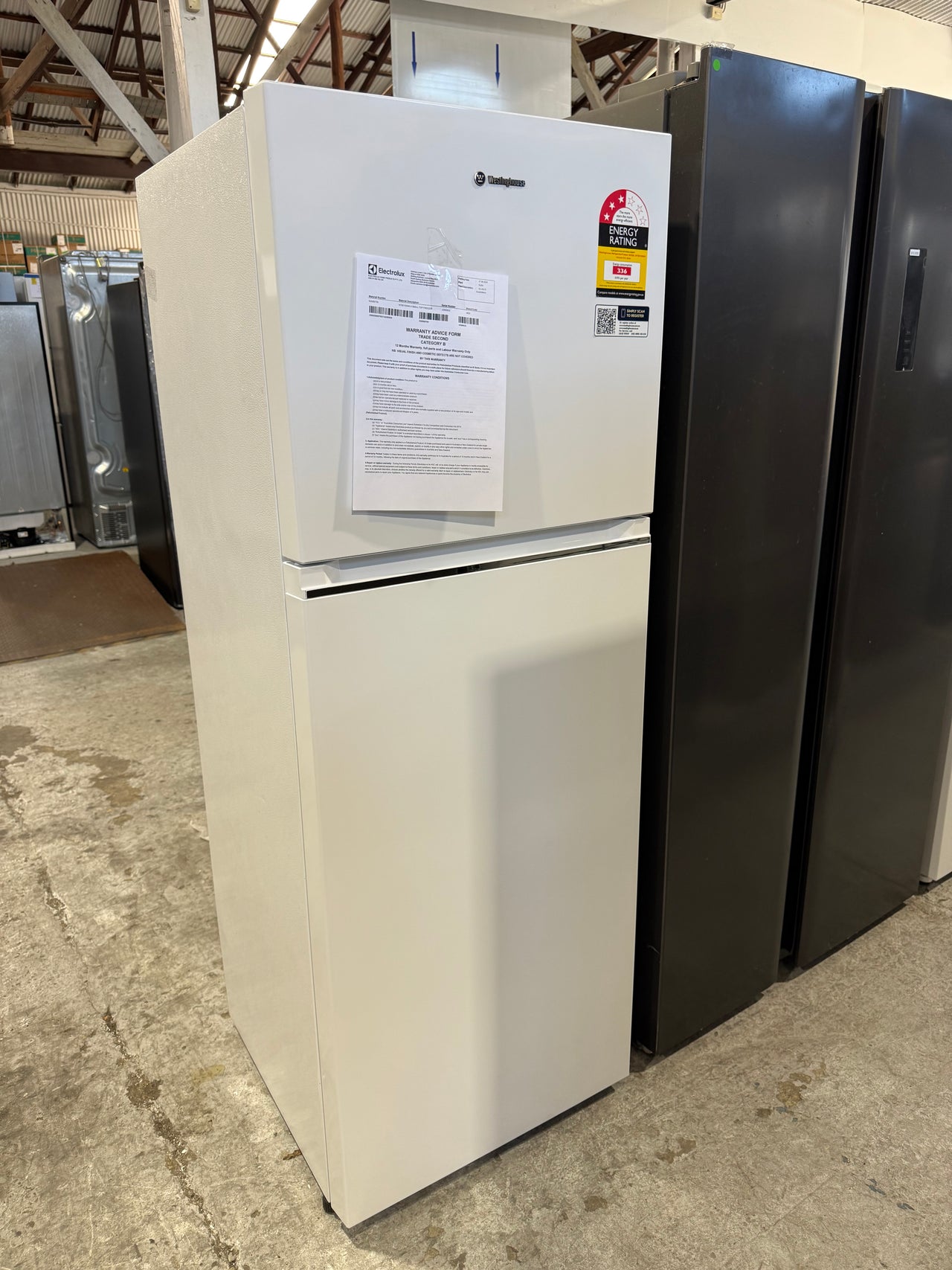 Factory second Westinghouse WTB3100WK 312L top mount refrigerator