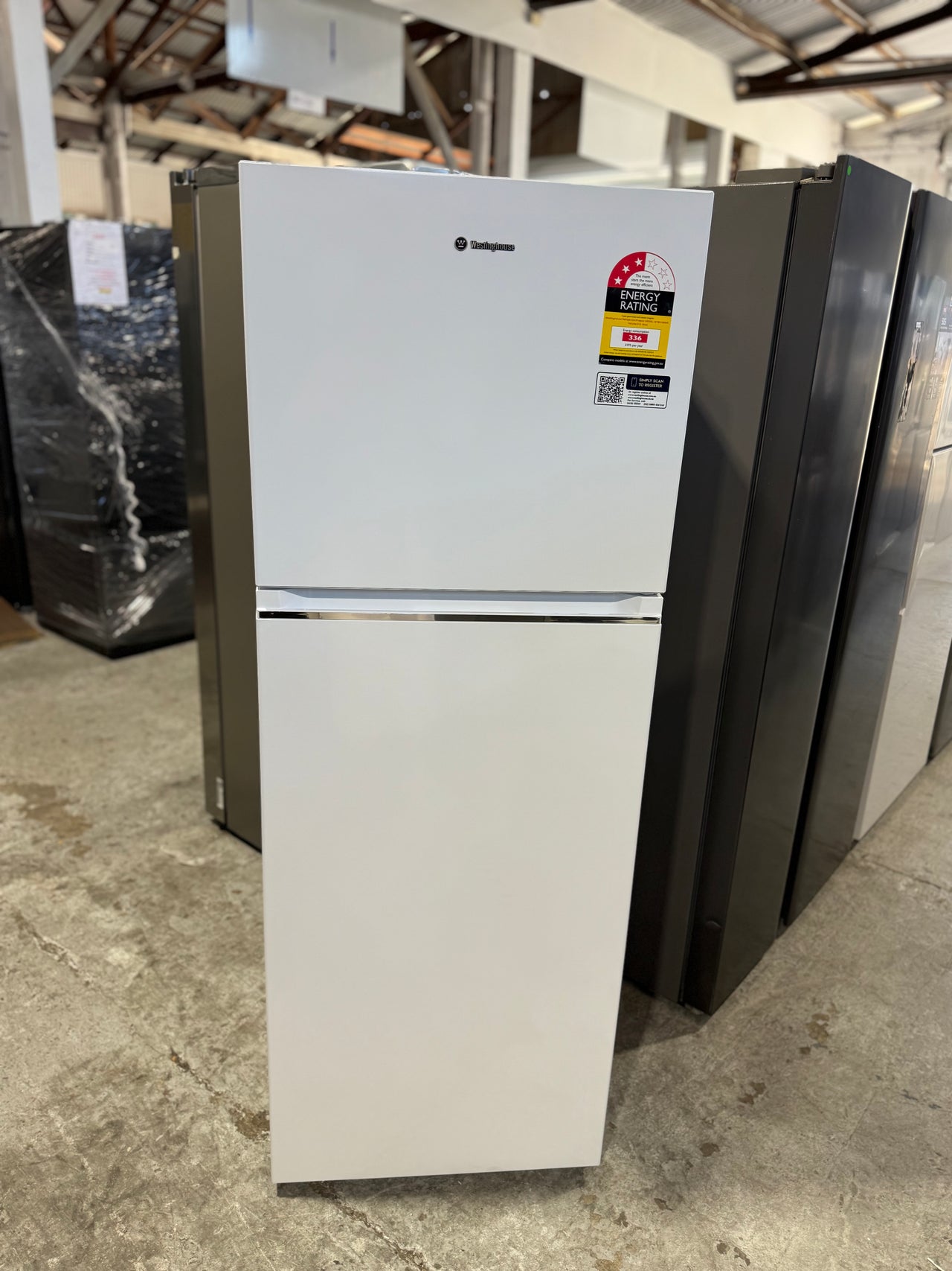 Factory second Westinghouse WTB3100WK 312L top mount refrigerator