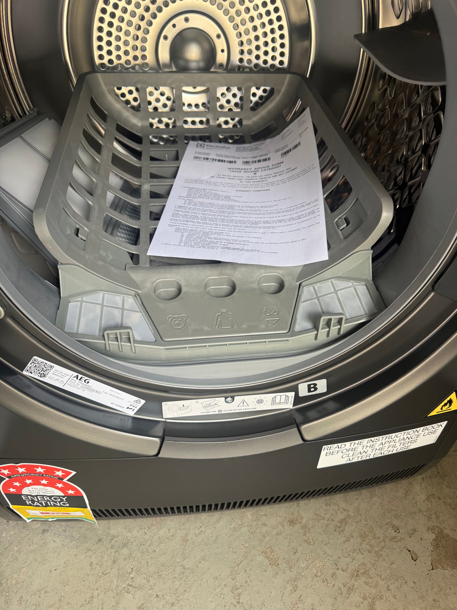 Factory second AEG 9kg 9000X AbsoluteCare Pro Heat Pump Dryer – T959V6PDC