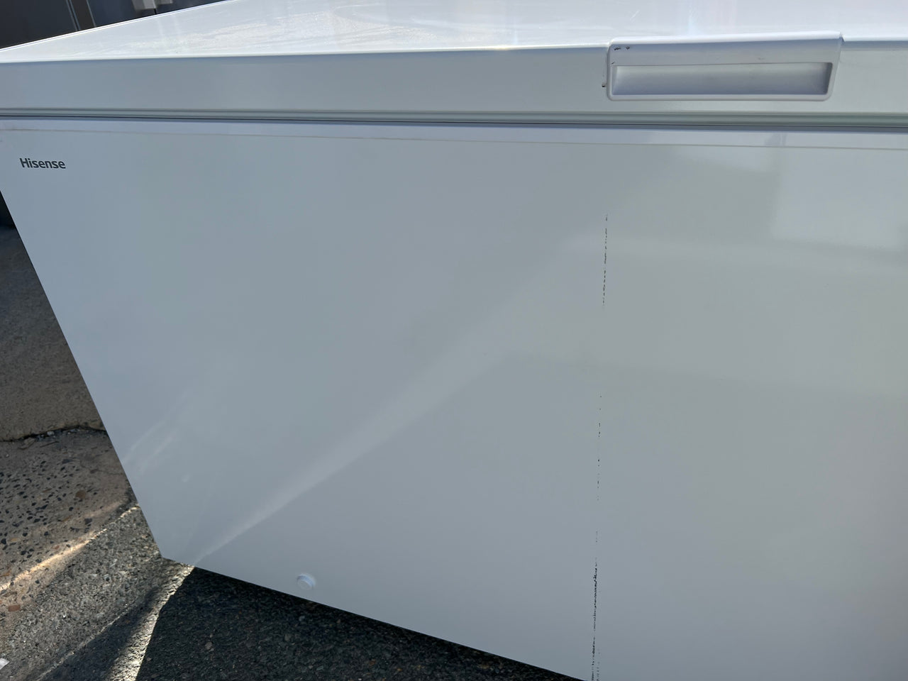 Factory second Hisense HRCF500 500L Chest Freezer (White) - Second Hand Appliances Geebung