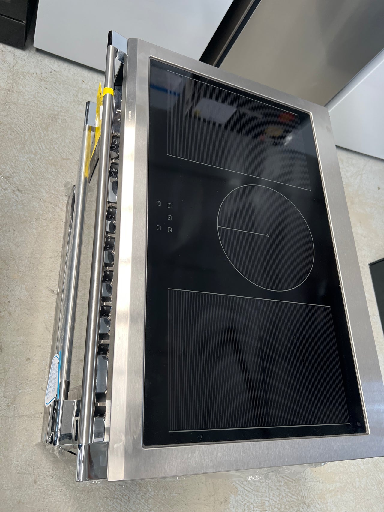 Factory second FISHER & PAYKEL 90CM FREESTANDING ELECTRIC PYROLYTIC OVEN/STOVE OR90SCI6B1 - Second Hand Appliances Geebung
