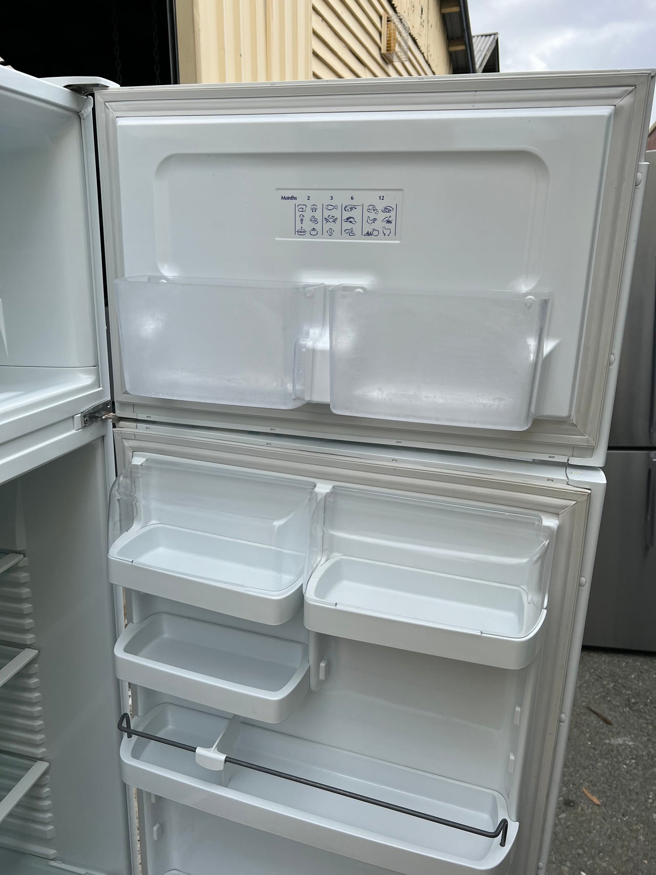 Second hand Fisher & Paykel E440TRT3 447L Top Mount Fridge - Second Hand Appliances Geebung