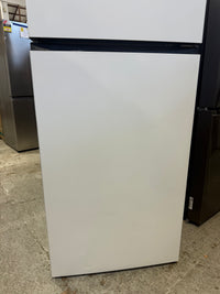 Thumbnail for Factory second Hisense HRTF424 424L Top Mount Refrigerator – White